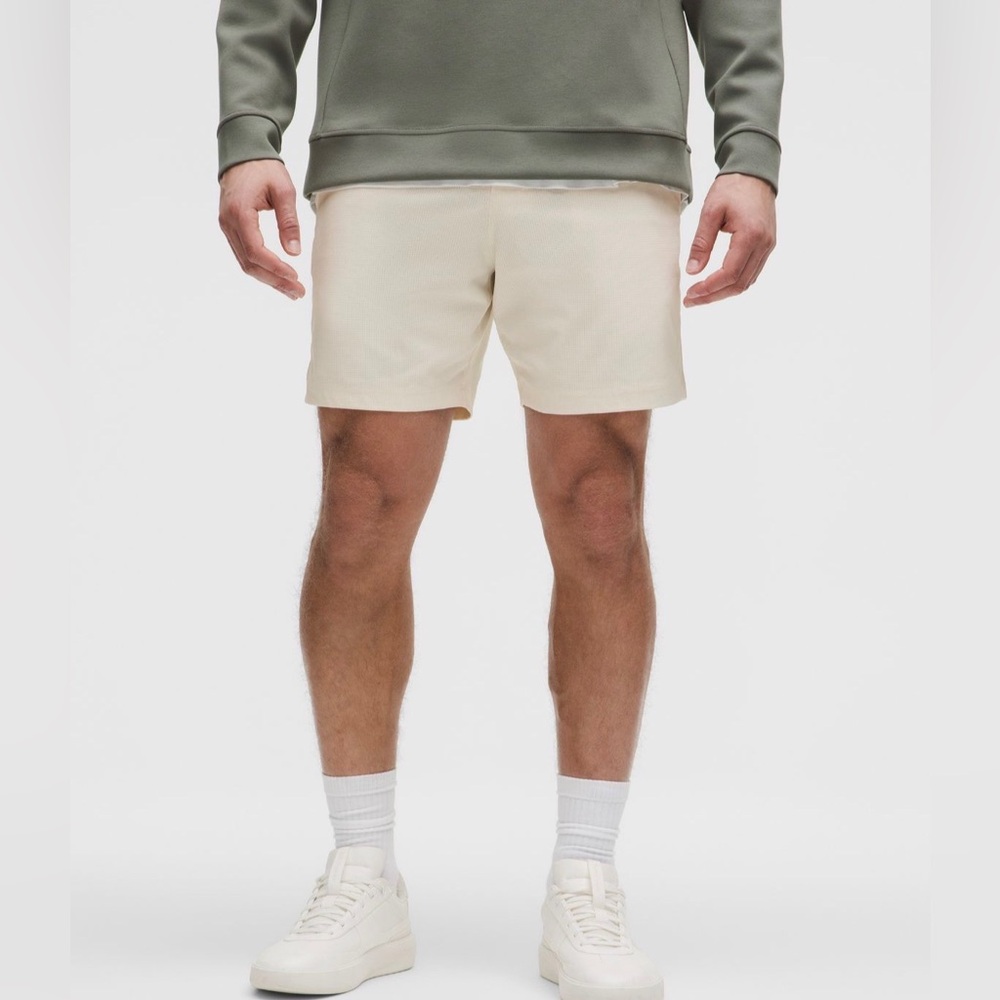 Lululemon Men’s “ABC” Classic Fit Short 7” Inseam (31) *WOVENAIR*